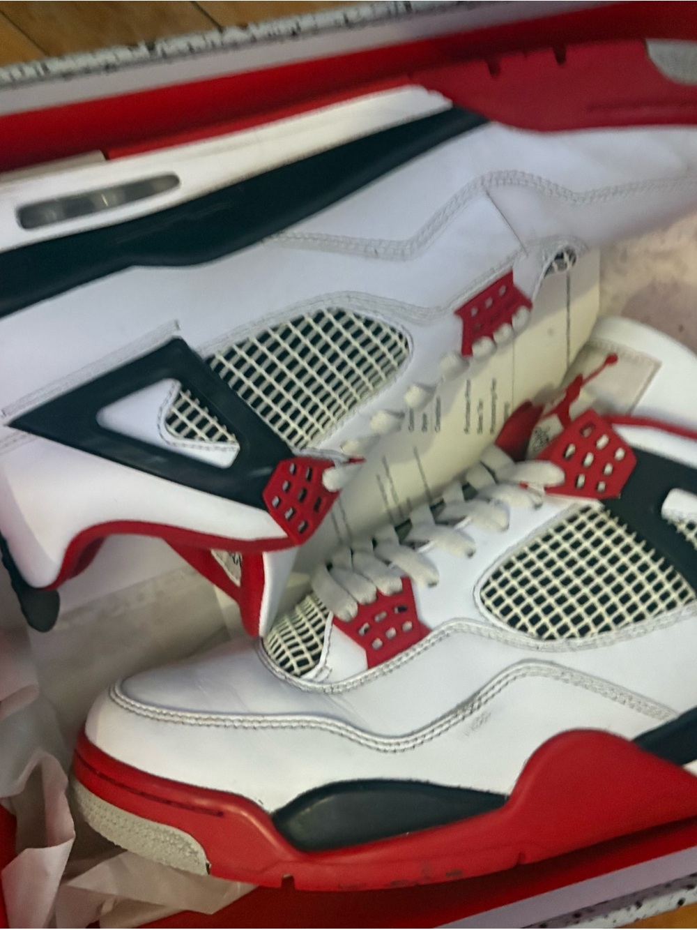 Jordan 4s fire red size/12 US